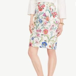 Ann Taylor Jungle Floral Print Pencil Skirt size 2
